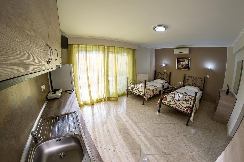 Sky Hotel Szárti Kültér fotó